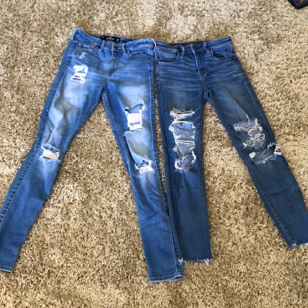 2 pairs of distressed skinny jeans